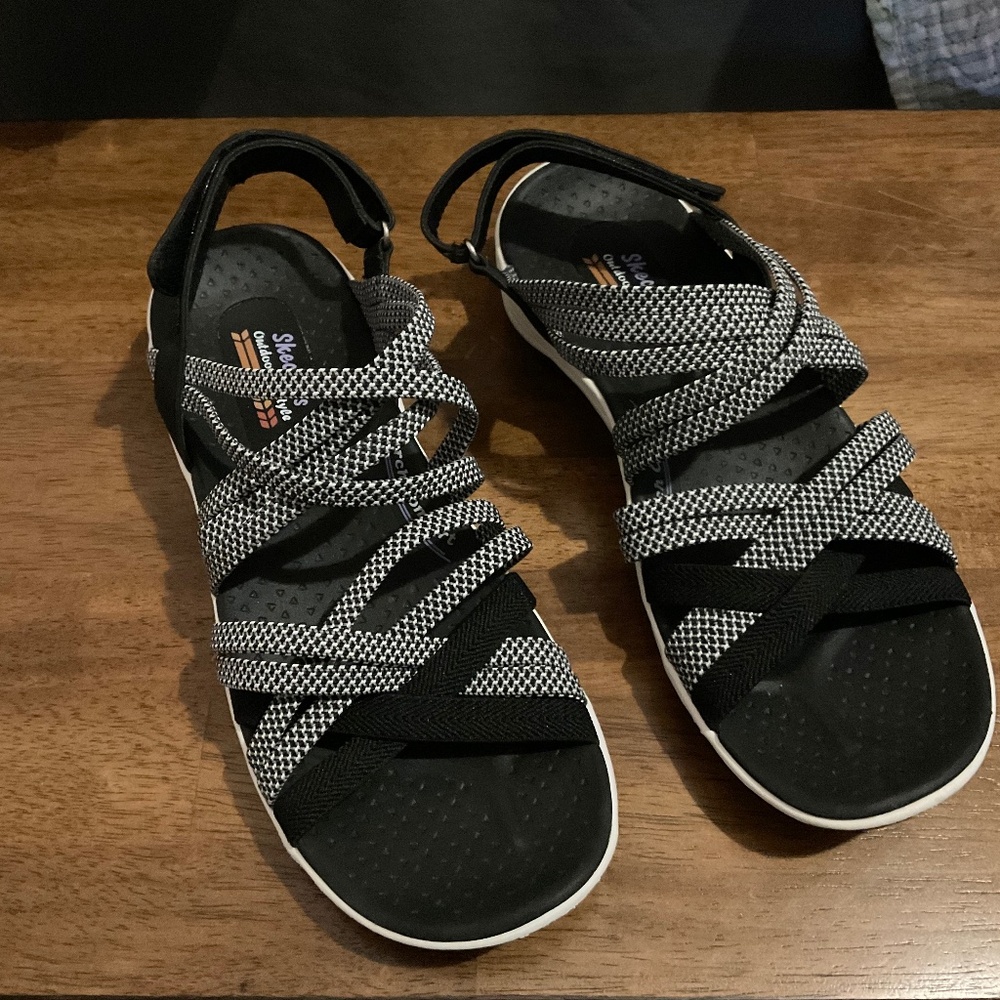 Skechers navy blue sandals,8.